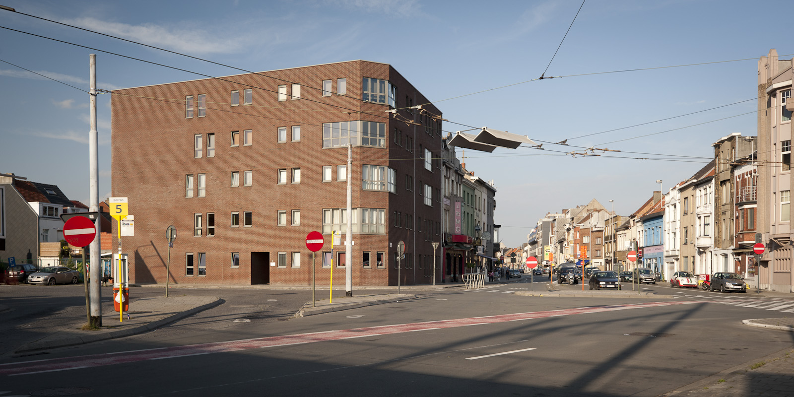 Gevelzicht appartementsgebouw aan het Antwerpenplein