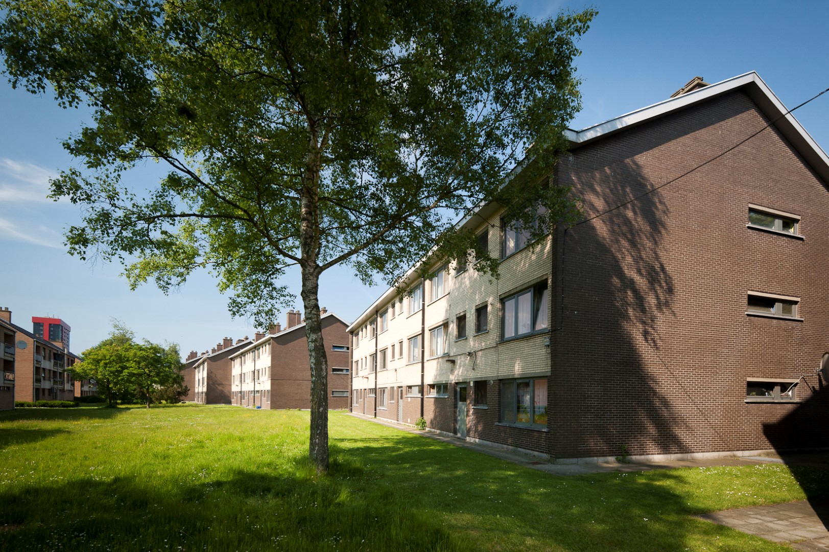 Gevelbeeld van de appartementsgebouwen in de August Vermeylenstraat 4-152