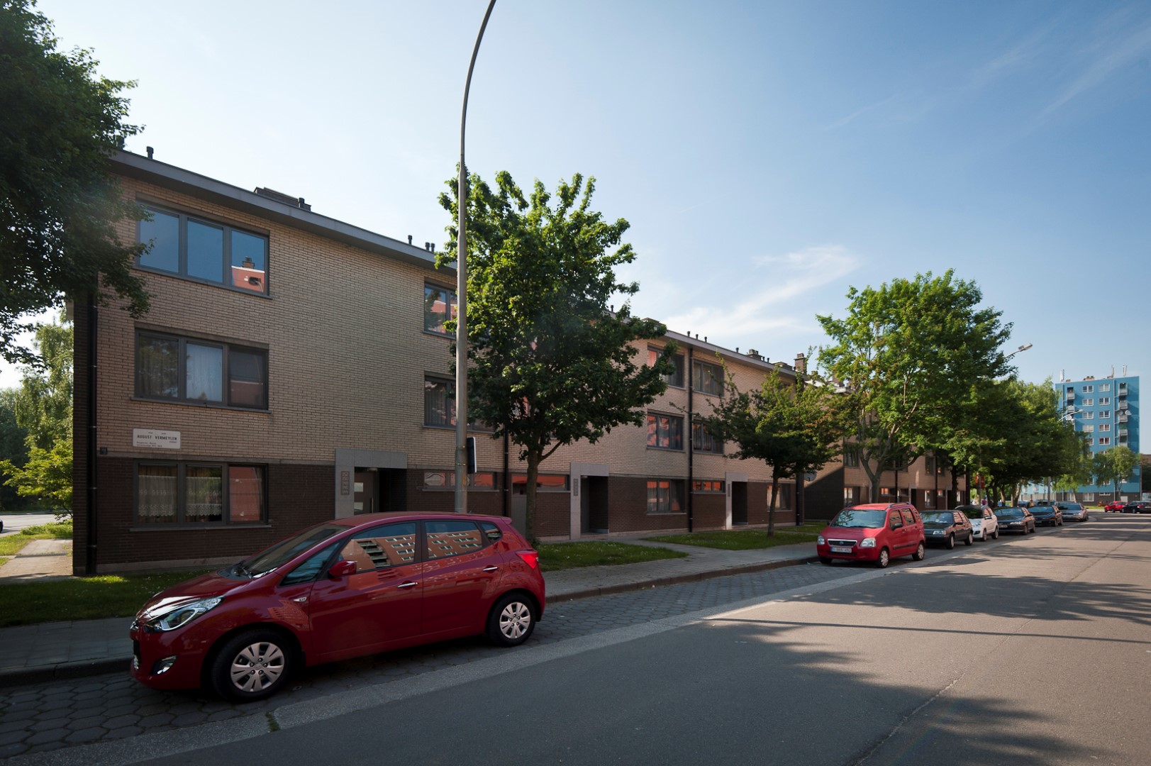 Gevelbeeld van de appartementsgebouwen in de August Vermeylenstraat 4-152