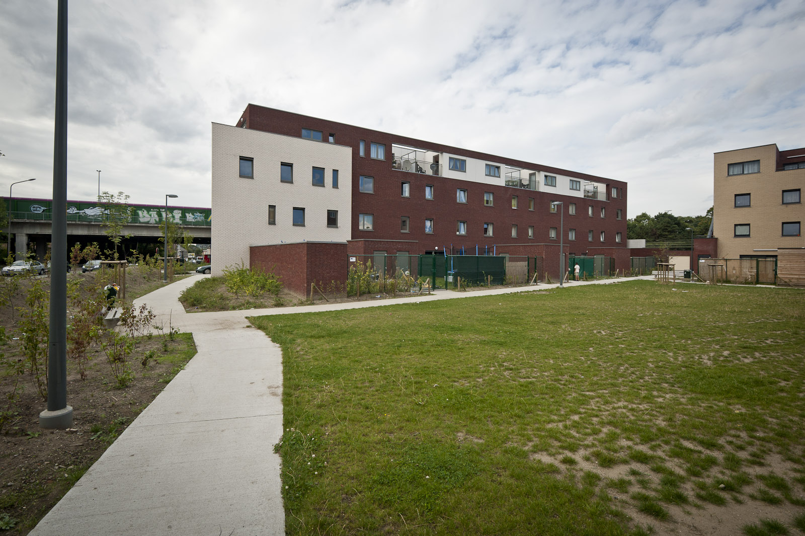 Gevelbeeld appartementsgebouw in Eindeke