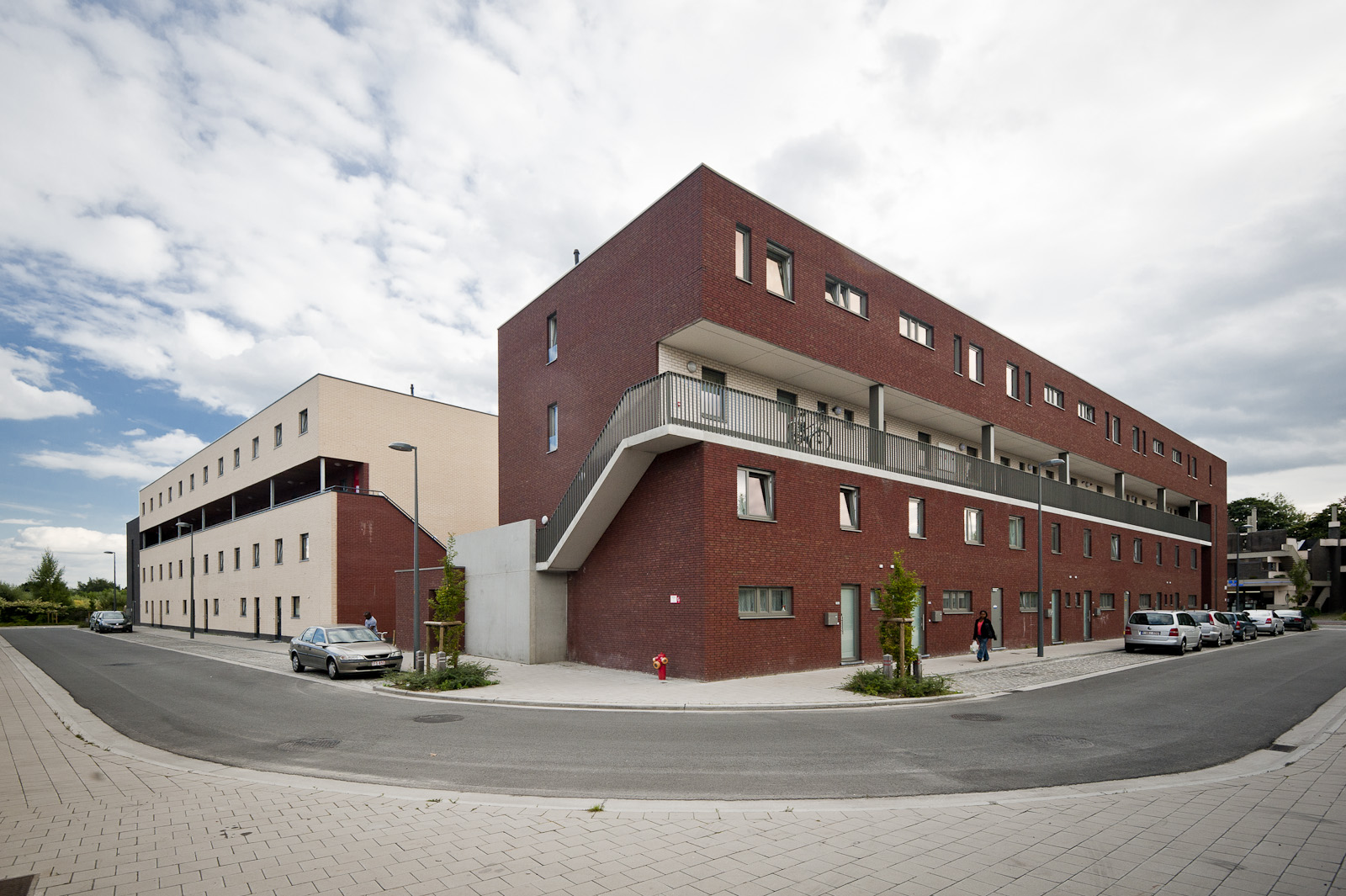 Gevelbeeld appartementsgebouw in Eindeke