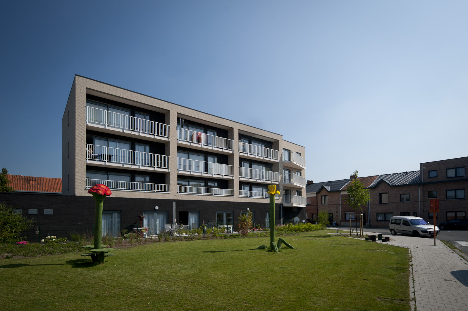 Gevelbeeld appartementsgebouw Geraniumstraat 98