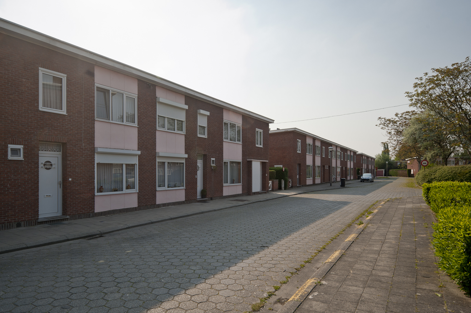 Gevelzicht van de huizen in de Groeningestraat