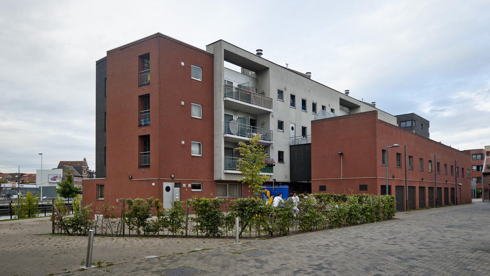 Gevelbeeld van het appartementsgebouw in de Hogepontstraat 49-87