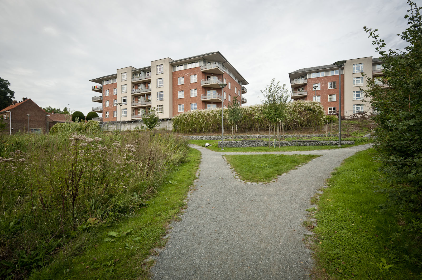 Achteruitzicht appartementsgebouwen Hundelgemsesteenweg