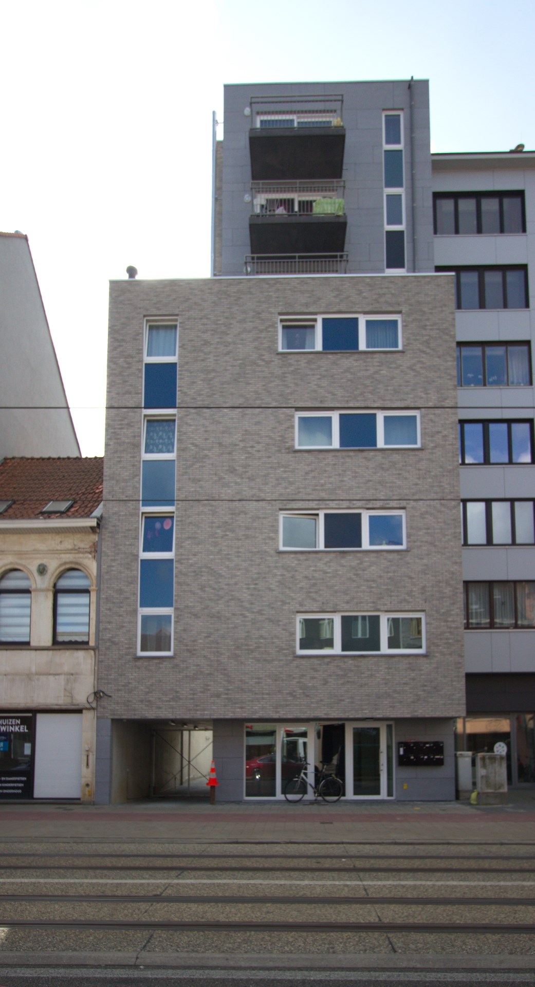 Gevelbeeld klein appartementsgebouw in de Brusselsesteenweg 330