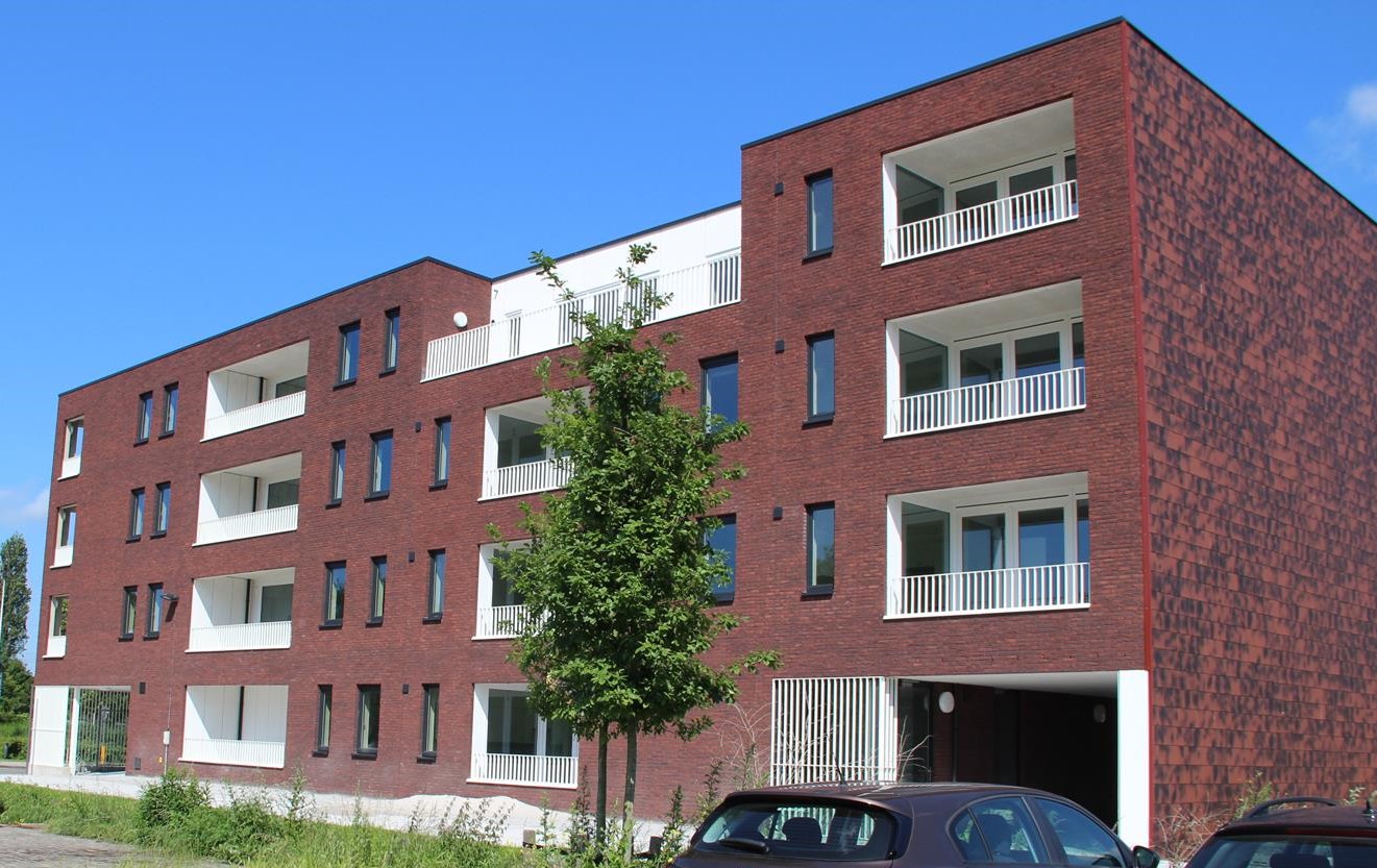 Gevelbeeld van het appartementsgebouw in de Bernmaaieweg 1 - Hogeweg 83