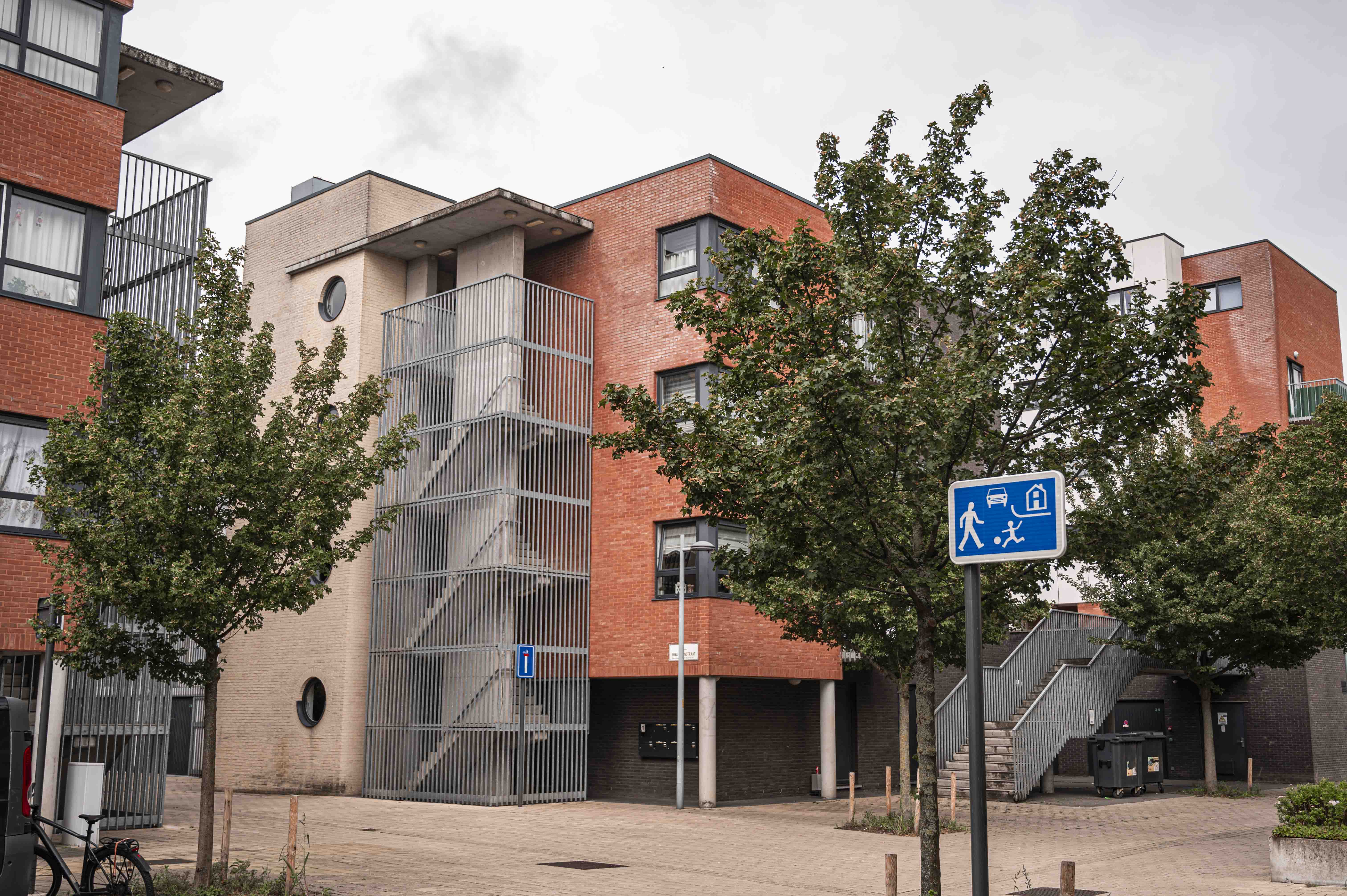 Gevelzicht gebouw Irma Lozinstraat 1