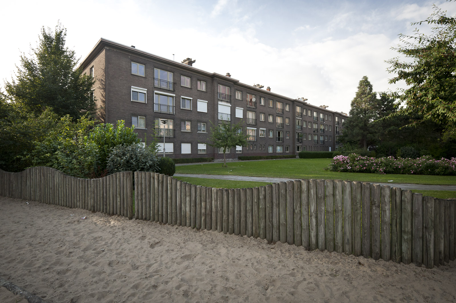 Gevelbeeld van het appartementsgebouw in de Marseillestraat 72-190