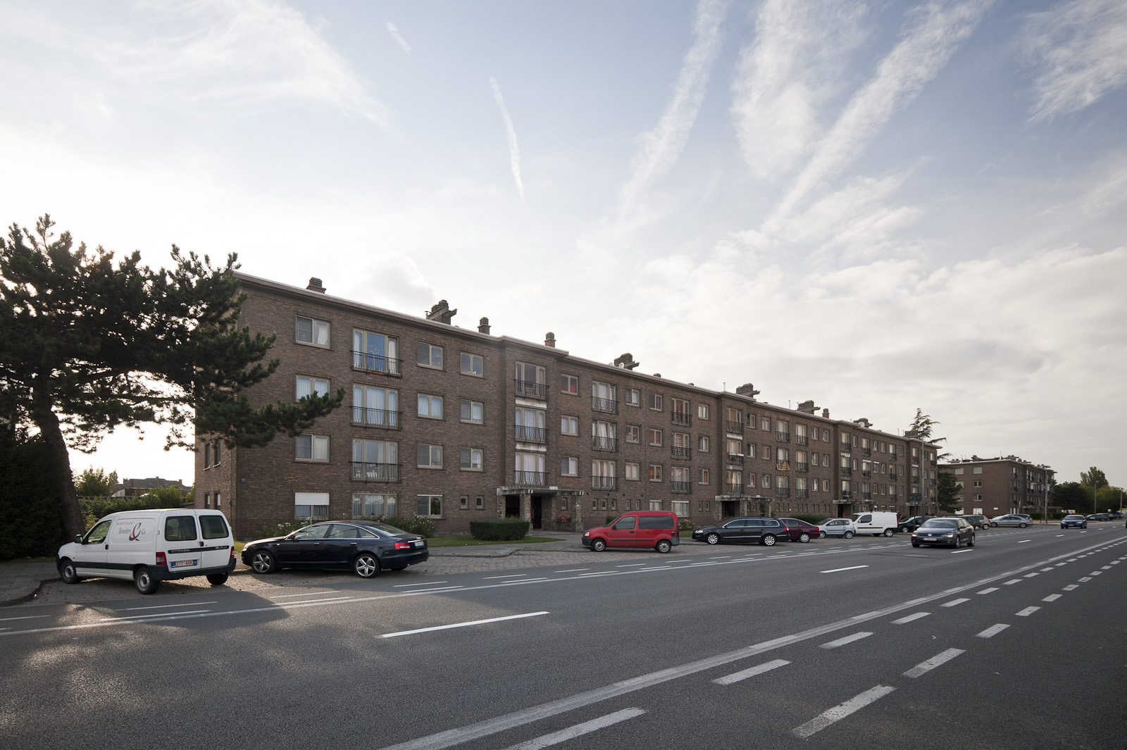 Gevelbeeld van het appartementsgebouw in de New Orleansstraat 273-391