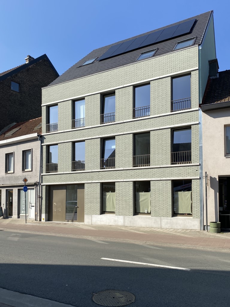 Antwerpsesteenweg 215-217