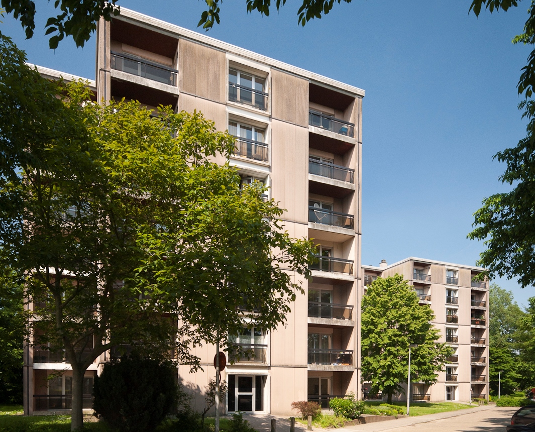 Gevelbeeld appartementsgebouw in de Pinguïnstraat