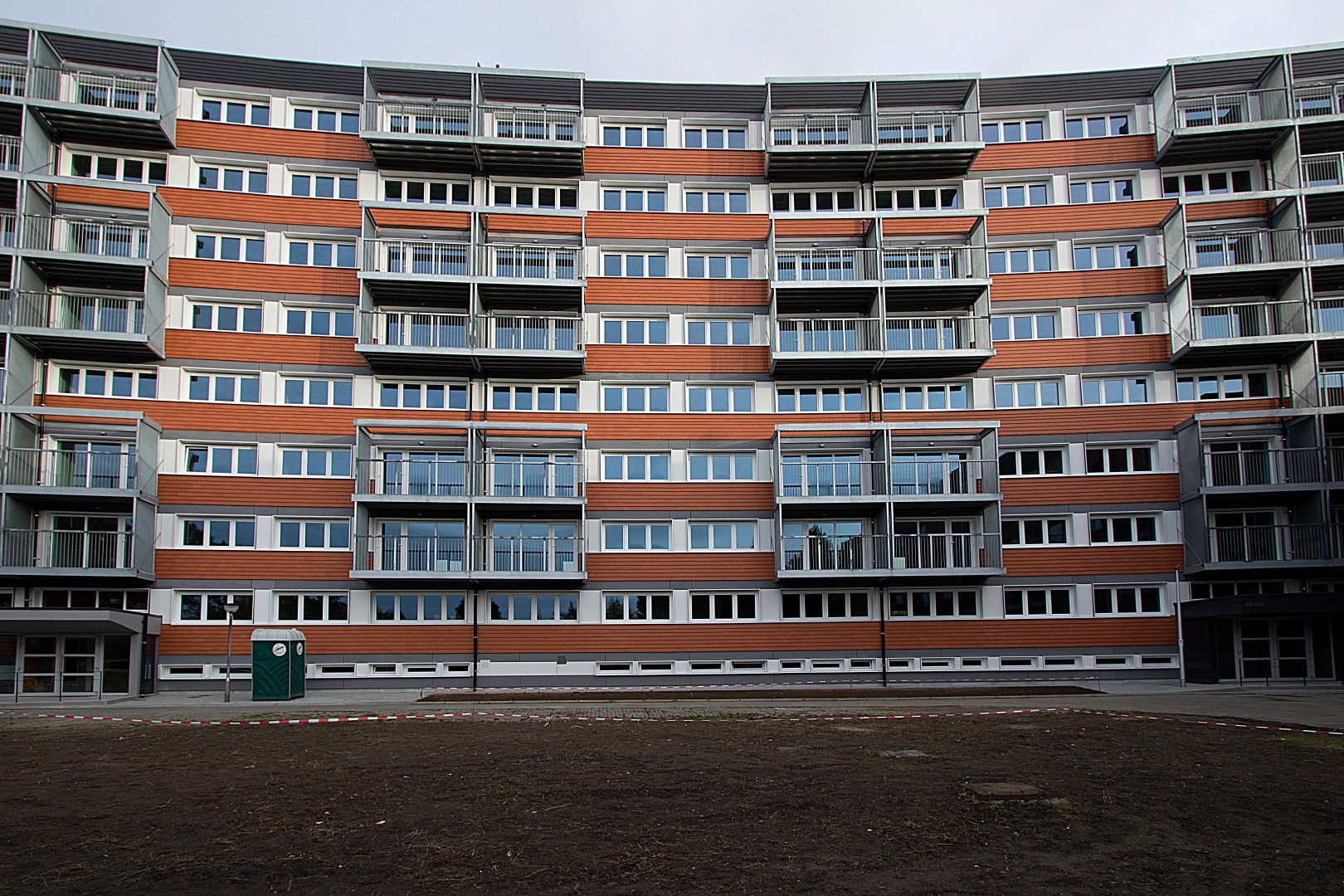 Gevelbeeld appartementsgebouw in de Emile Moysonlaan 25-150