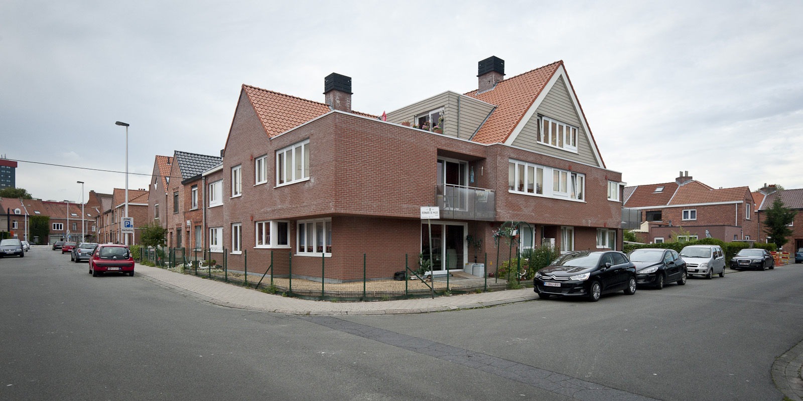 Gevelbeeld van de gebouwen in de R. Keldermansstraat en B. De Wildestraat