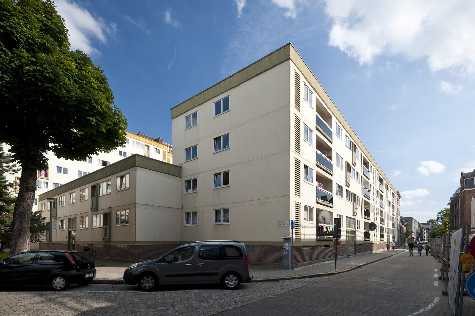 Gevelbeeld appartementsgebouw Sint-Margrietstraat 80-122