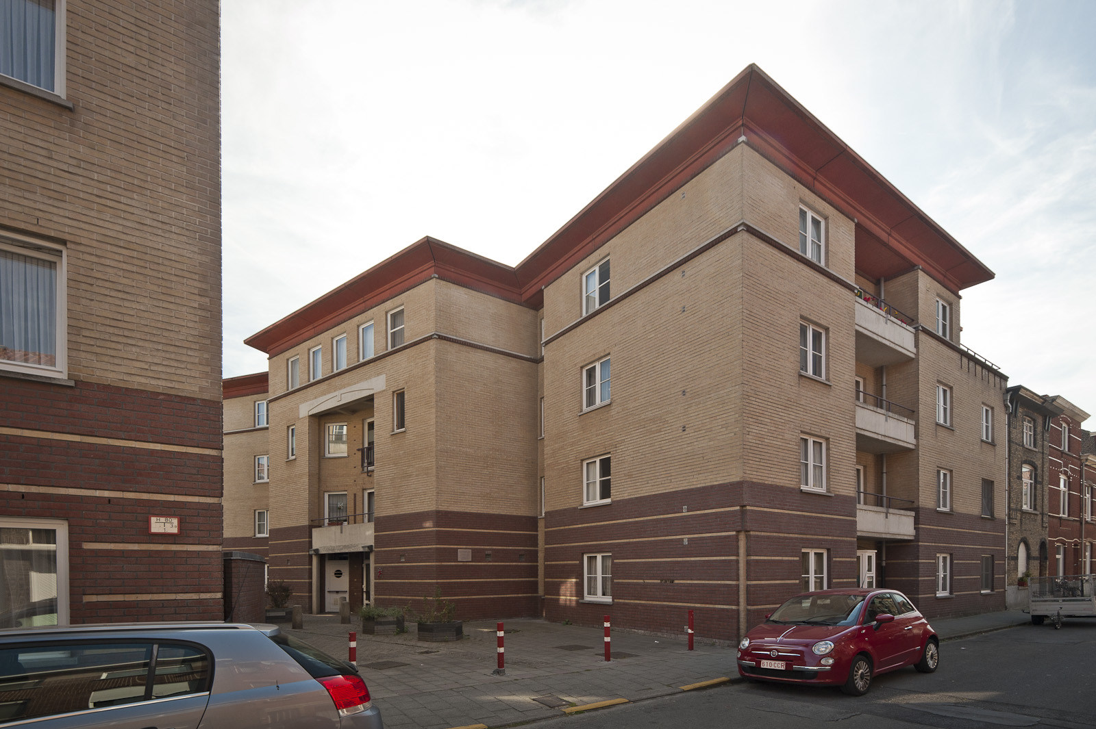 Gevelzicht appartementsgebouwen in de Violierstraat - Zonnebloemstraat