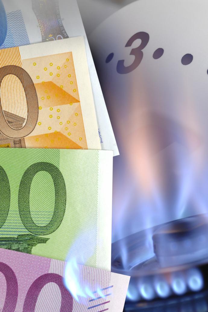 gasvuur, thermostaat verwarming en briefjes in euro
